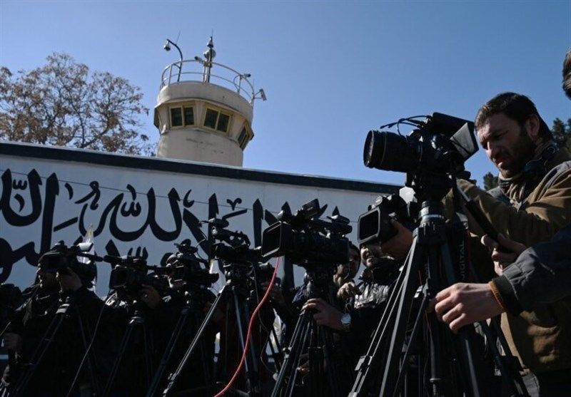 گزارش سالانه مرکز خبرنگاران؛ طالبان در ۲۰۲۴ سرکوب رسانه‌ها را با شدت بیشتر ادامه داد