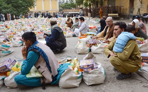 رقابت هند و پاکستان؛ طالبان از کمک بشردوستانه هند به مهاجران اخراجشده از پاکستان خبر داد