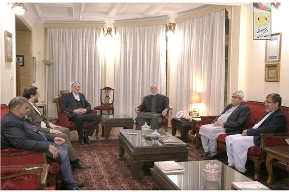 حامد کرزی و سفیر ایران در مورد مهاجرین افغان گفتگو کردند