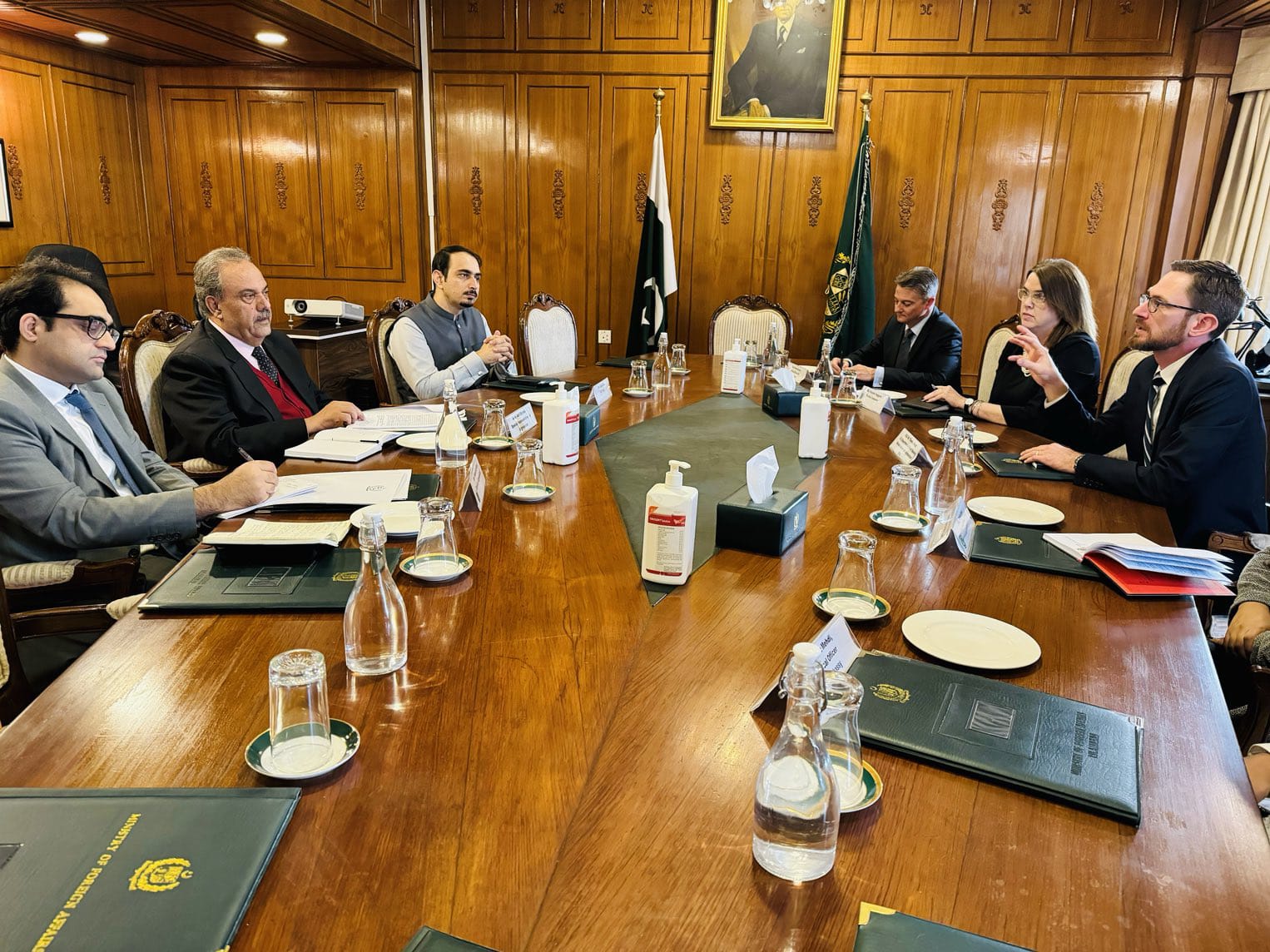 نمایندگان ویژه واشنگتن و اسلام‌آباد درباره وضعیت افغانستان گفت‌و‌گو کردند