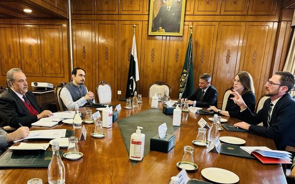 نمایندگان ویژه واشنگتن و اسلامآباد درباره وضعیت افغانستان گفتوگو کردند