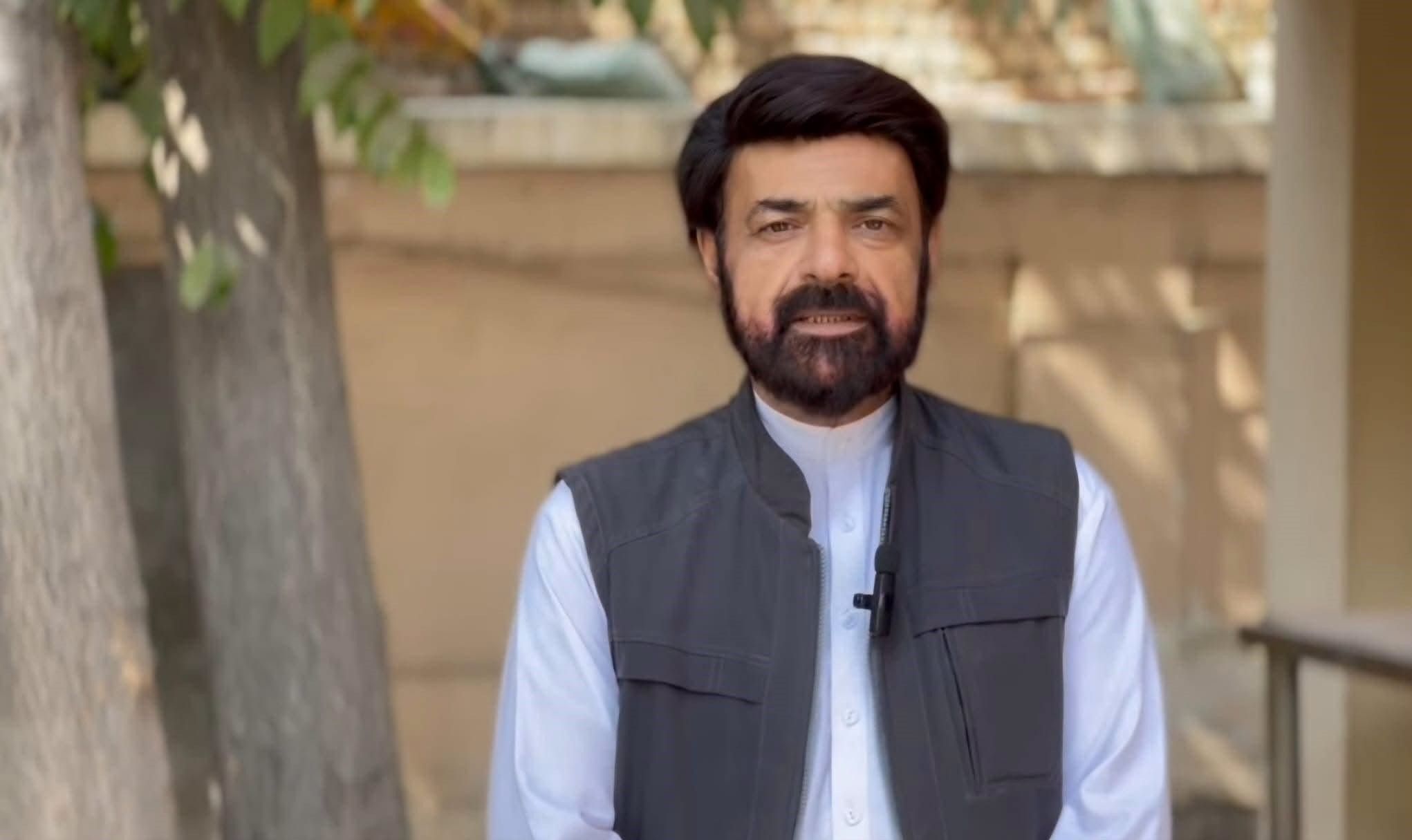 د خبریالانو مرکز: بشیر هاتف له یوه کال بند وروسته له «بګرام» بندخونې ازاد شوی دی