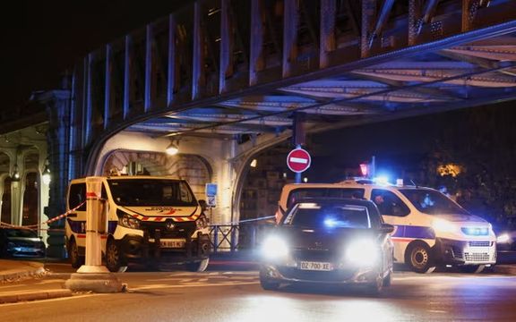 په پاریس کې د 'چاقو او څټک' په برید کې یو کس وژل شوی او دوه نور ټپیان شوي دي