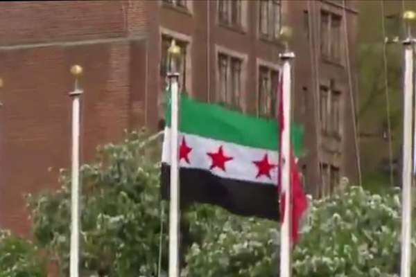 پرچم جدید سوریه در مقر سازمان ملل در نیویارک برافراشته شد