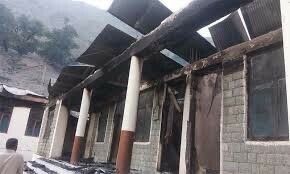 شبه‌نظامیان یک مکتب دخترانه را در ایالت خیبرپختونخوای پاکستان به آتش کشیدند