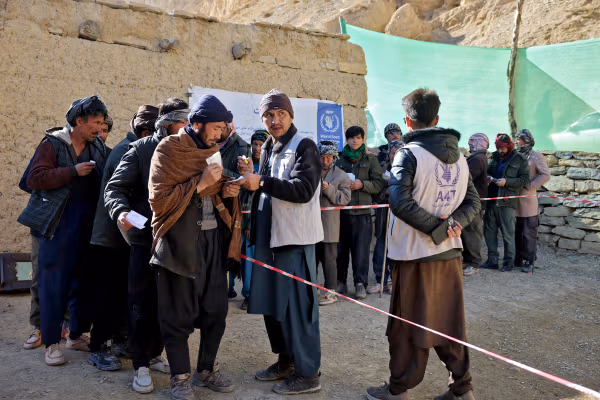 نماینده سابق پاکستان: طالبان افغانستان را به پرتگاه سوق میدهد