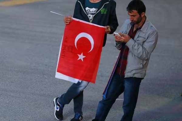 منظمة سويسرية: الشبان الأفغان في تركيا يعانون من وضع قانوني غير واضح