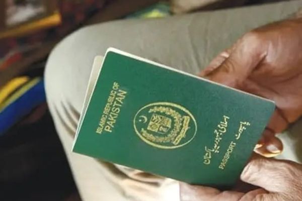 د پاکستان فدرالي تحقیقاتو اداره: زرګونه وګړي د زدهکړو په ویزو بهر تللي او هلته پاتې شوي