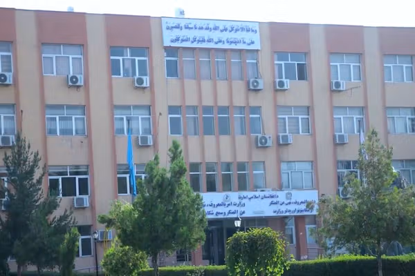 طالبان پس از لتوکوب یک جوان در هرات از او اعتراف اجباری گرفت
