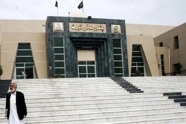 د پېښور سترې محکمې افغانستان ته د شړل شوې پاکستانۍ مېرمنې د بېرته ستنولو غوښتنه کړې
