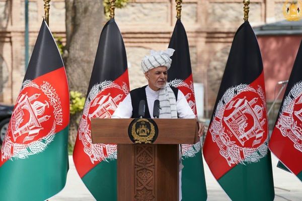 اشرف غني: ملي بیرغ د افغانانو د یووالي او اتحاد سمبول دی