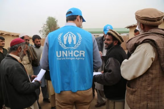 ملګري ملتونه: هره ورځ زرګونه افغانان له پاکستان نه خپل هېواد ته ستنېږي