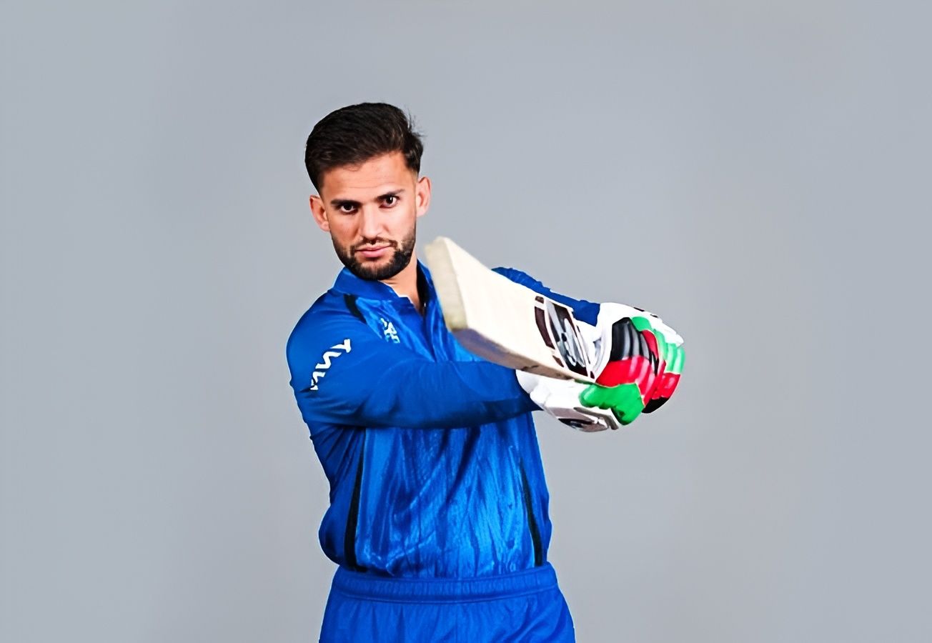 عظمت‌الله عمرزی به عنوان بهترین آلرواندر کریکت یک‌روزه جهان برگزیده شد