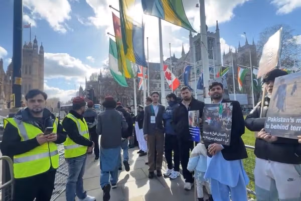 جنبش تحفظ پشتونها در لندن به حملات پاکستان علیه افغانستان اعتراض کرد