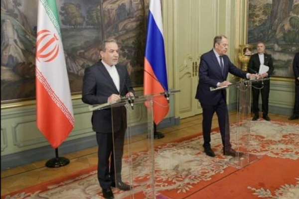 وزیر خارجه ایران میگوید با وجود تردید به نیت امریکا، با جدیت در مذاکرات شرکت میکند