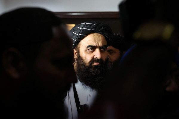 الصحفي الهندي: أمير خان متقي كذب علينا