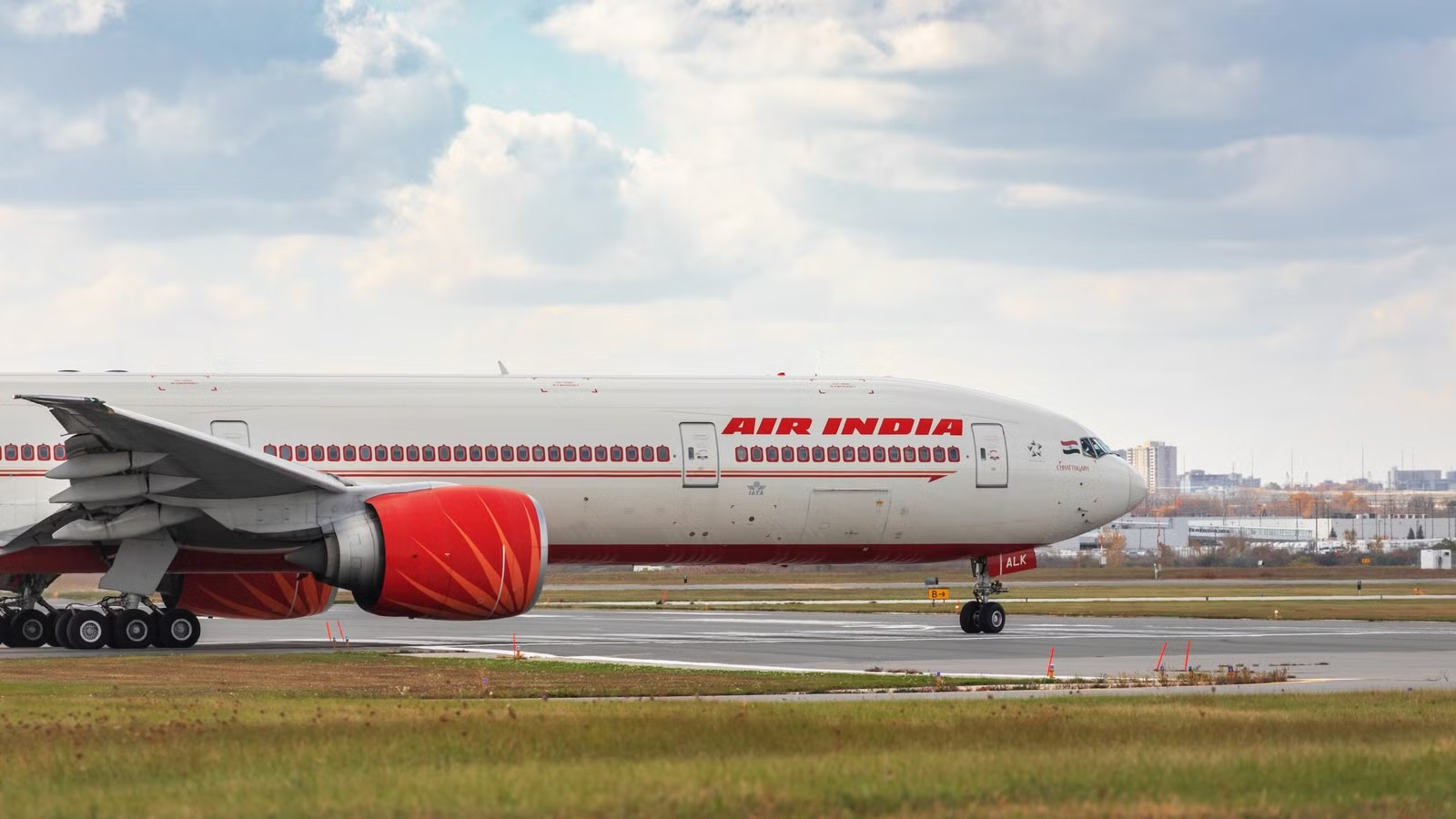 پاکستان د هندي الوتکو لپاره د هوايي حریم بندیز د فبرورۍ تر ۲۴مې پورې وغځاوه