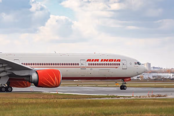 پاکستان د هندي الوتکو لپاره د هوايي حریم بندیز د فبرورۍ تر ۲۴مې پورې وغځاوه