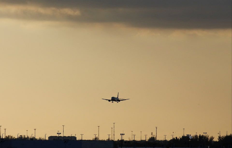 امریکا شماری از مهاجران هندی را با پرواز چارتر اخراج کرد