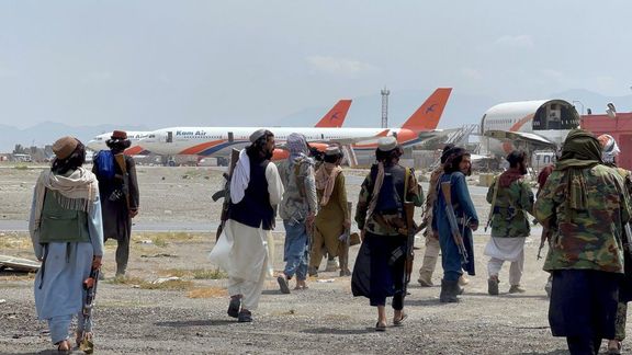 په منځني ختیځ کې جګړه؛ طالبانو د افغانستان پر اسمان د نړۍوالو الوتنو د زیاتوالي اعلان وکړ