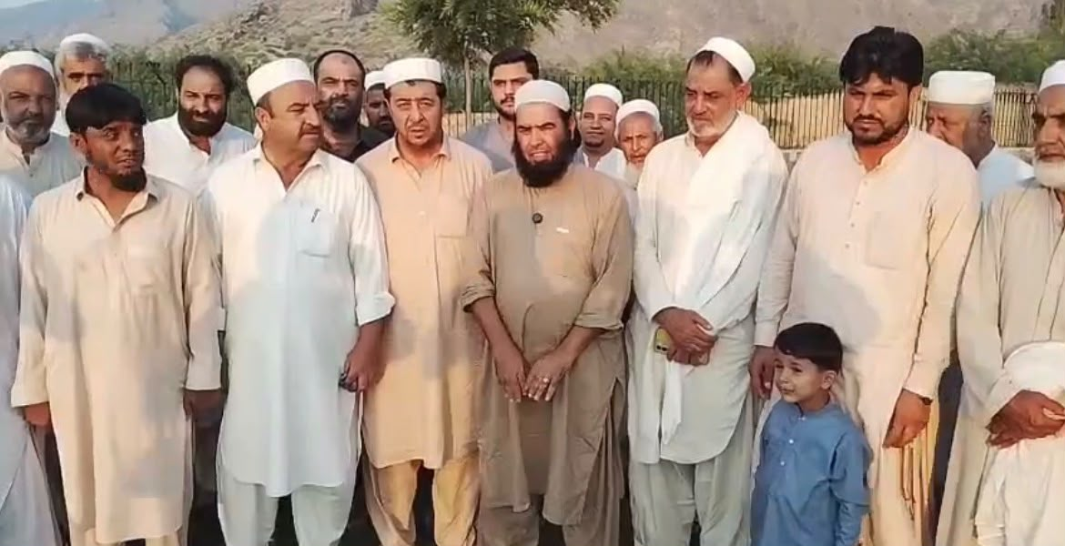د تورخم تړلې لاره؛ په لنډي کوتل کې زرګونه کارګر بې‌روزګاره شوي 