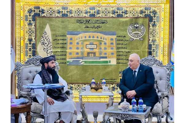 د طالبانو د بلخ والي او د ترکمنستان کونسل د ګډو پروژو پر چټکتیا خبرې وکړې