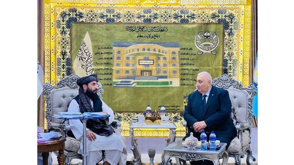 د طالبانو د بلخ والي او د ترکمنستان کونسل د ګډو پروژو پر چټکتیا خبرې وکړې