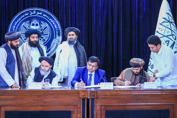 طالبانو د ۴۶ مېلیون ډالرو په ارزښت بندرونو کې د لابراتواري کمپلکسونو جوړولو تړون لاسلیک کړ