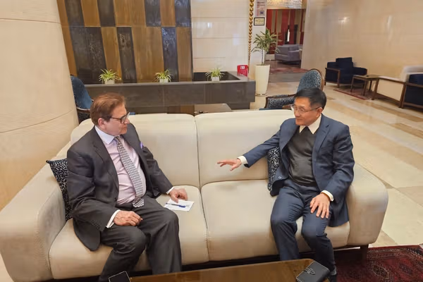 نماینده پاکستان: حضور تروریستها در افغانستان امنیت و همکاری اقتصادی را تهدید میکند