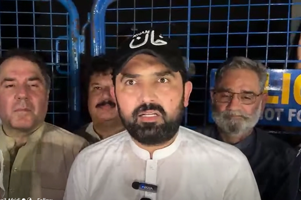 سهيل اپريدی: واک ته د طالبانو په راتګ پاکستان خواږه وېشل خو اوس ورسره اړیکې خرابوي