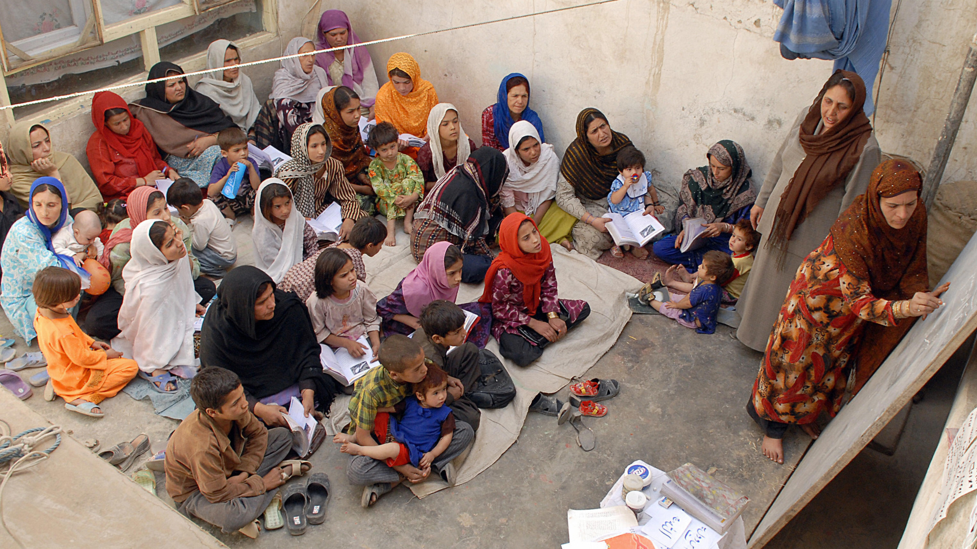 شننه؛ د تعلیمي ادارو فلجول او فکري وژنه