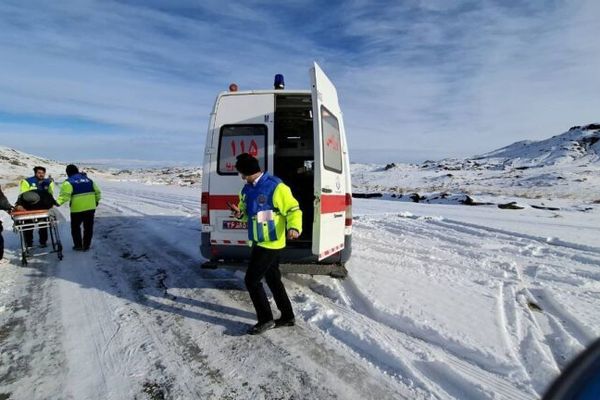 د ایران په پوله تر ۱۶۰۰ ډېرو افغان کډوالو ژغورنه؛ ۱۰ کسان د سختې یخنۍ له امله مړه شوي