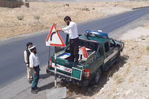 طالبانو د هېواد په کچه د لوړ سرعت معیاري سړک جوړولو د طرحې په اړه ناسته کړې