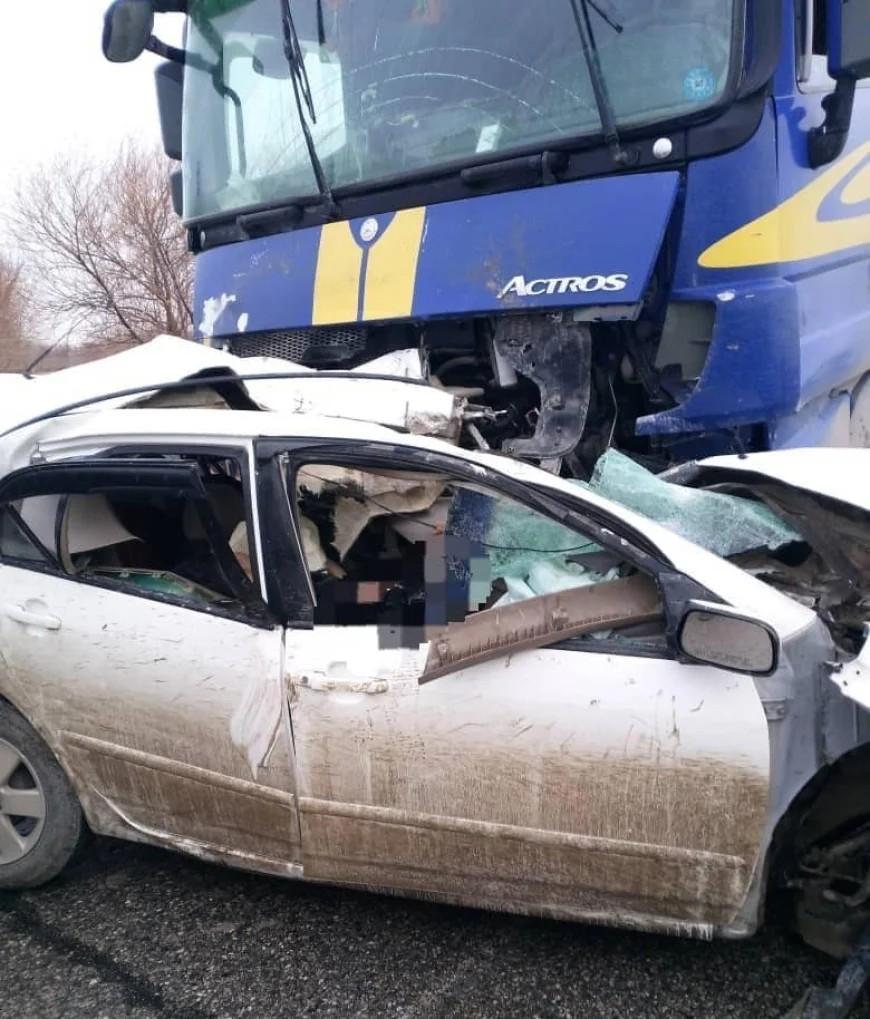 په بلخ او میدان وردګ کې د دوو جلا ټرافیکي پېښو له امله درې کسه مړه او ۸ نور ټپیان شوي