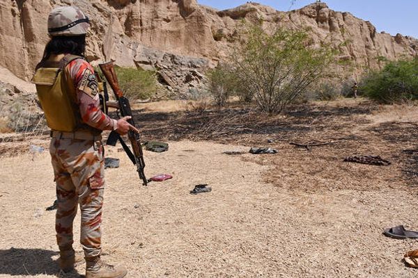 د پاکستان پوځ وايي په بلوچستان ایالت کې یې د ایران پولې ته نږدې څلور وسلهوال وژلي دي