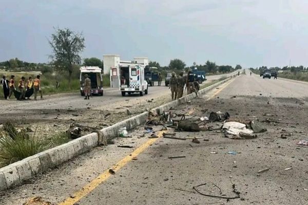 په خیبر پښتونخوا کې بمي چاودنې درې پاکستاني سرتېري وژلي