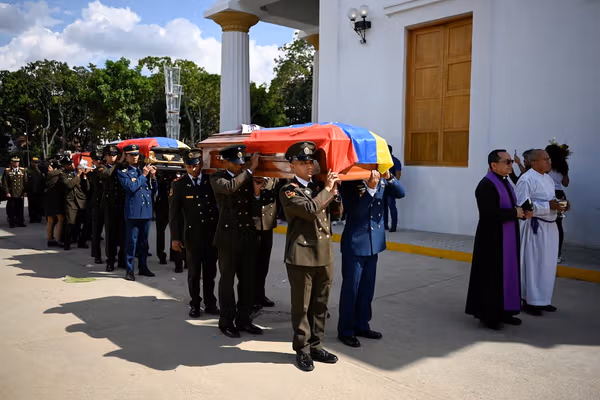 د ونزویلا د کورنیو چارو وزیر وایي د امریکا په برید کې ۱۰۰ کسان وژل شوي