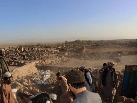 د مرستو لړۍ؛ د هرات له زلزله ځپلو سره د مرستو په اړه عبداللهیان او متقي خبرې وکړې