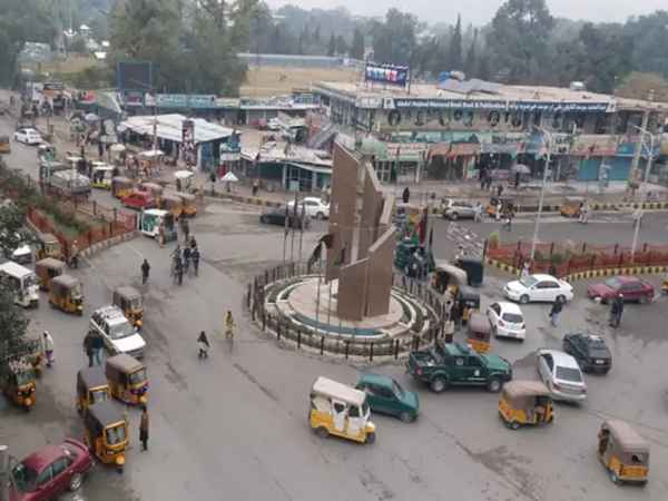 منابع محلی از گشت‌زنی جت‌های جنگنده ناشناس در آسمان ننگرهار و کنر خبر دادند