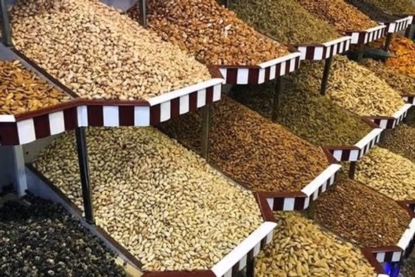 د هرات د سوداګرۍ او پانګونې خونه وايي د وچې میوې صادرات درې برابره ډېر شوي