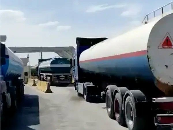 خبرگزاری تسنیم: بنزین بی‌کیفیت ایرانی مسترد شده از سوی طالبان قاچاقی است