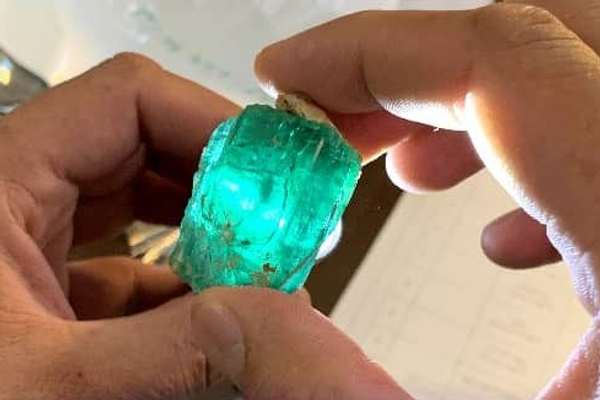 طالبان امسال به ارزش «شش میلیون دالر» زمرد پنجشیر فروخته است