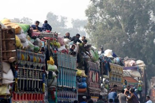 ۱۵ نړیوال سازمانونه: پاکستان دې د افغان کډوالو شړل سملاسي و دروي