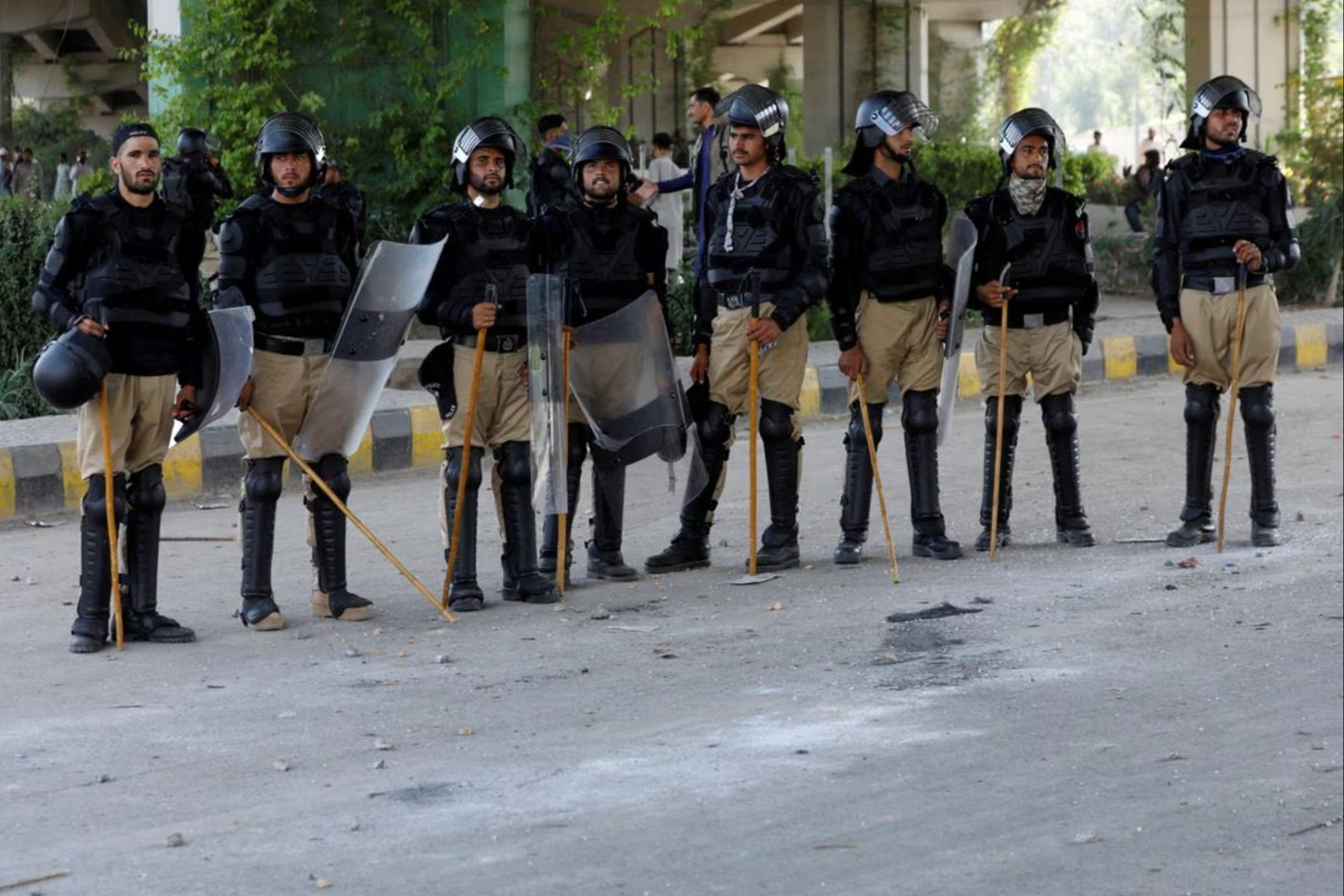 پولیس لاهور از اداره تحقیقات فدرال خواست ۷۴۶ عضو حزب تحریک انصاف را ممنوع‌الخروج کند