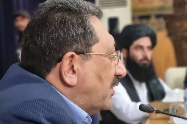 د ایران د سوداګرۍ وزیر په هرات کې له افغان او ایراني سوداګرو سره وکتل
