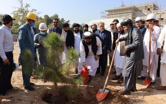 وزیر خارجه طالبان وعده داده ساختمان جدید سفارت افغانستان در اسلامآباد را تکمیل کند