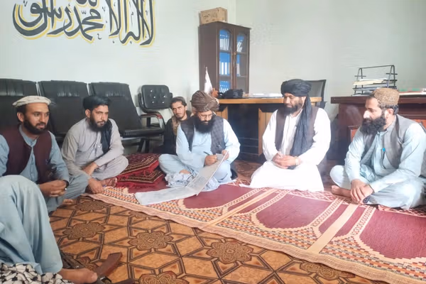 د طالبانو د ننګرهار د پوهنې ریاست ۶۷۶ راستانه شوي کډوال د ښوونکو په توګه ګوماري