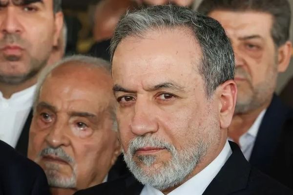 یو ۱۸ کلن فرانسوي بایسکلچلوونکی په ایران کې د یو نامعلوم جرم په تور نیول شوی