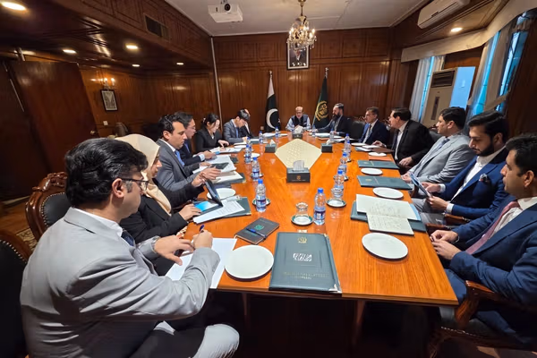 پاکستان د سیپېک له لارو له منځنۍ اسیا سره د خپلو بندرونو د نښلونې هڅې چټکې کړې