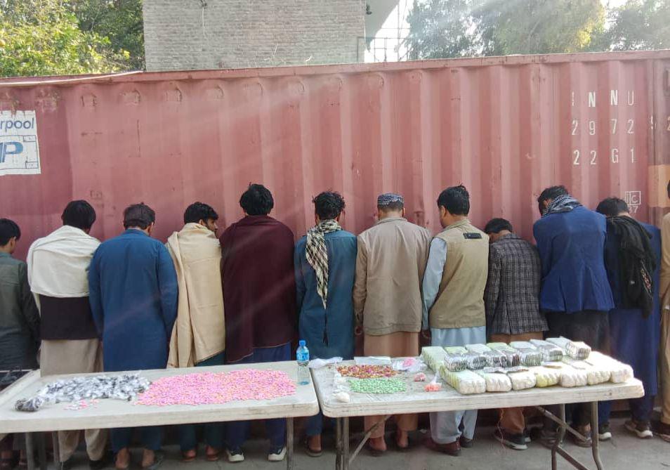 طالبانو تېره اونۍ په ننګرهار کې ۱۴ کسان له نشه‌يي توکو سره نیولي